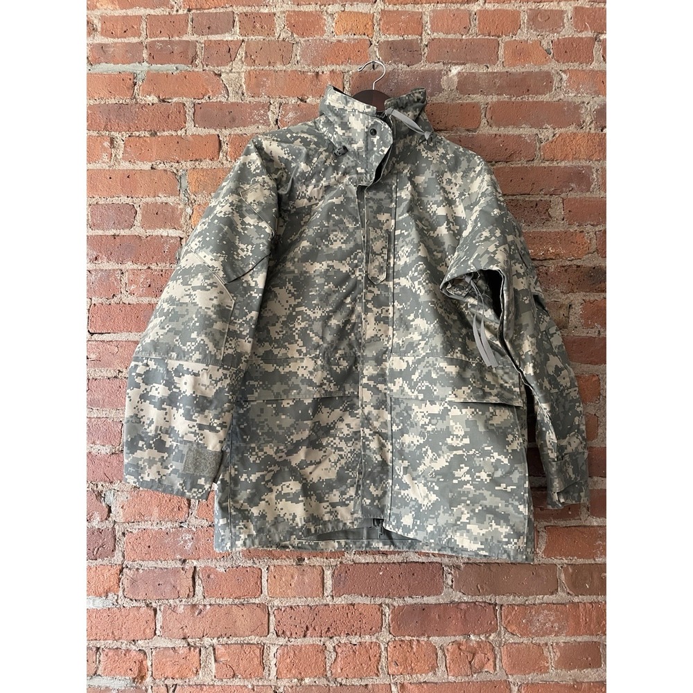 U.S. Army ECWCS Gen II Gore-Tex Parka Jacket M ACU Digital Camo Cold Weather
